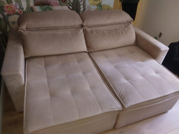 Sofá após limpeza profissional no Centro do Rio de Janeiro
